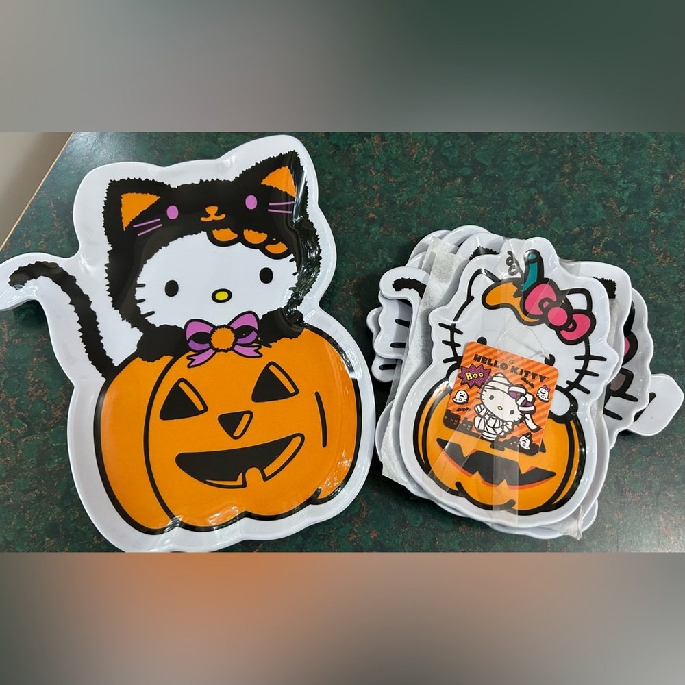 Hello Kitty serving plate set